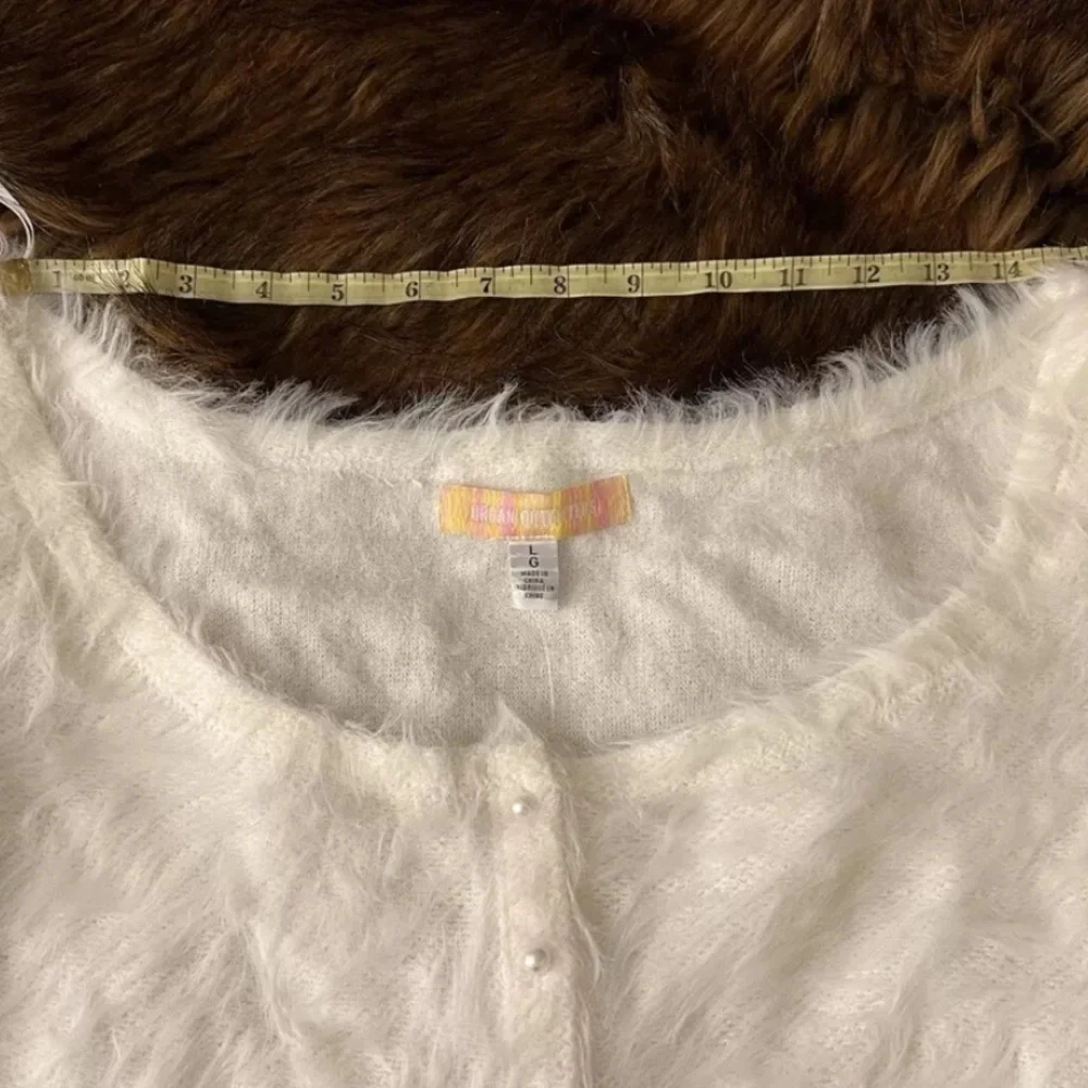 Nwt urban outfitters fuzzy cropped cardigan white L - Picture 5 of 10